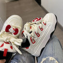 Tênis Sanrio New Hello Kitty de sola grossa feminino Y2K, tendência preppy, calçados casuais americanos, calçados de skate para meninas