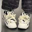 Tênis Sanrio New Hello Kitty de sola grossa feminino Y2K, tendência preppy, calçados casuais americanos, calçados de skate para meninas