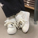 Tênis Sanrio New Hello Kitty de sola grossa feminino Y2K, tendência preppy, calçados casuais americanos, calçados de skate para meninas